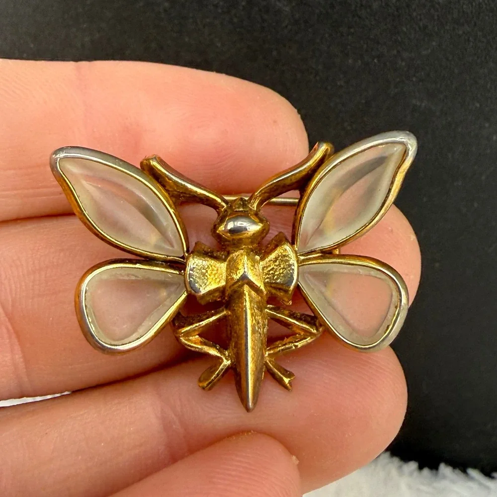 Vintage Trifari Petalette Butterfly Brooch Gold Tone Poured Glass Insect Pin